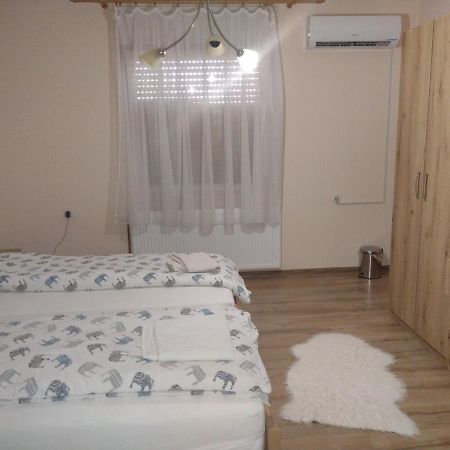 Evelin Sobe Apartment Backa Topola Exterior photo