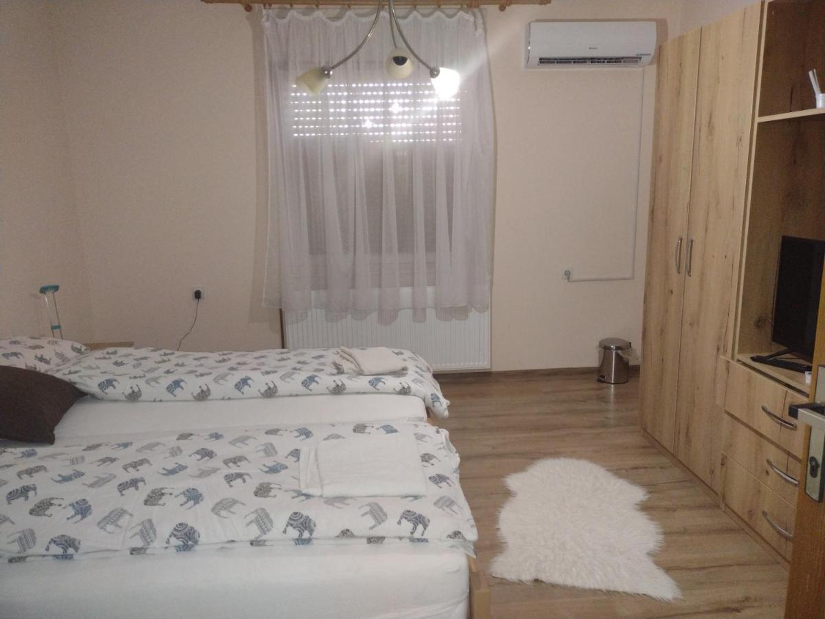 Evelin Sobe Apartment Backa Topola Exterior photo